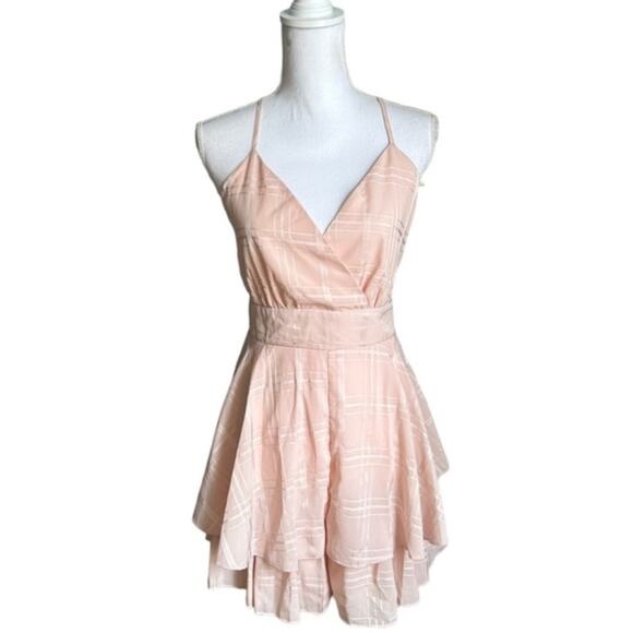 Simplee Blush Pink Tiered Romper Low Back Size S Bohemian Feminine Flirty - Picture 1 of 8